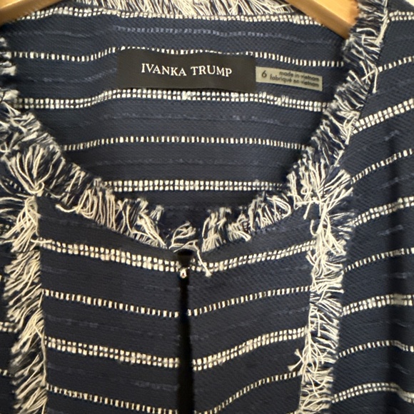 Ivanka Trump blue tweed blazer - Picture 3 of 5